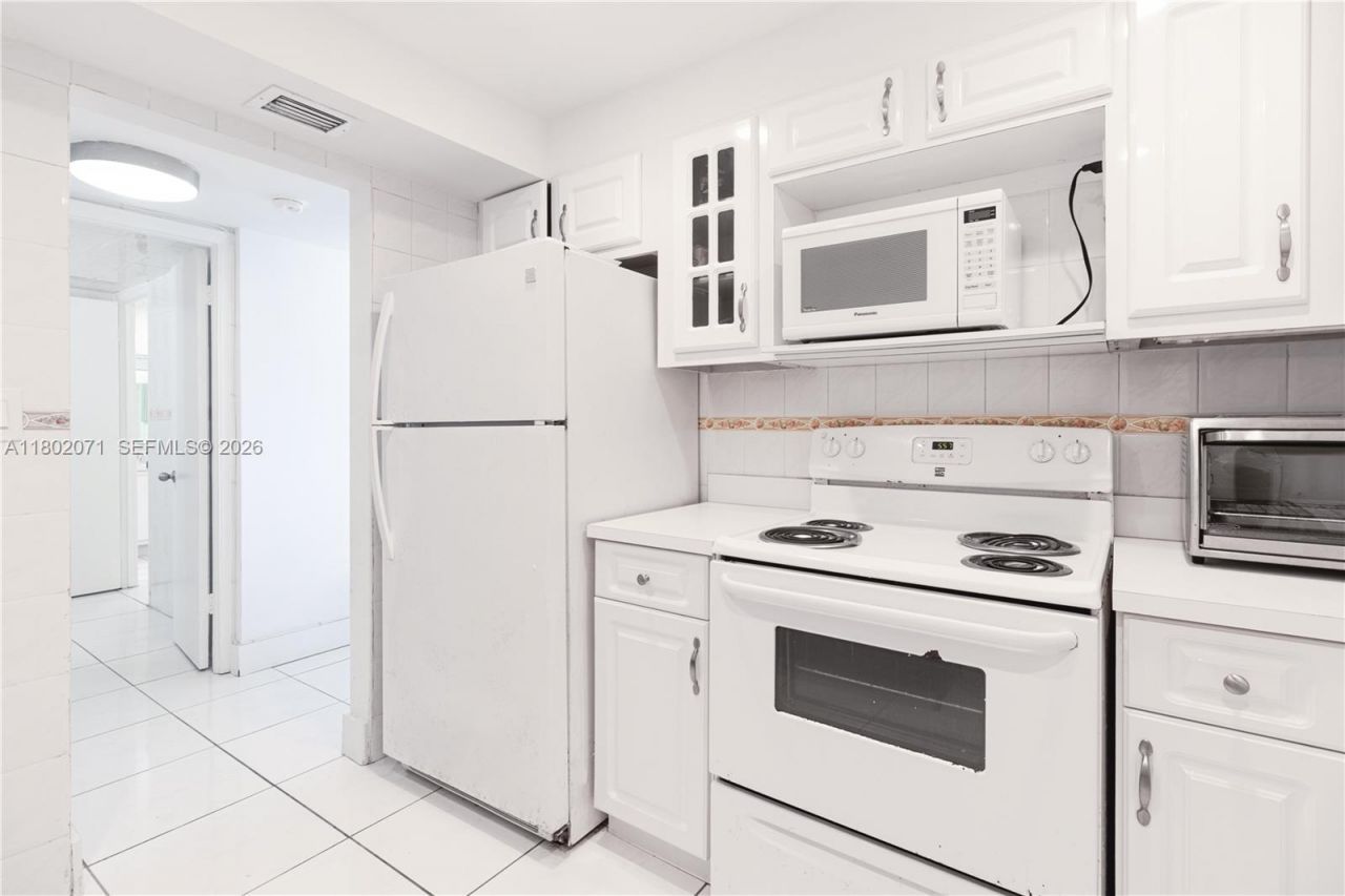 5838 Collins Ave, Unit 2H, Miami Beach, FL 33140 Photo
