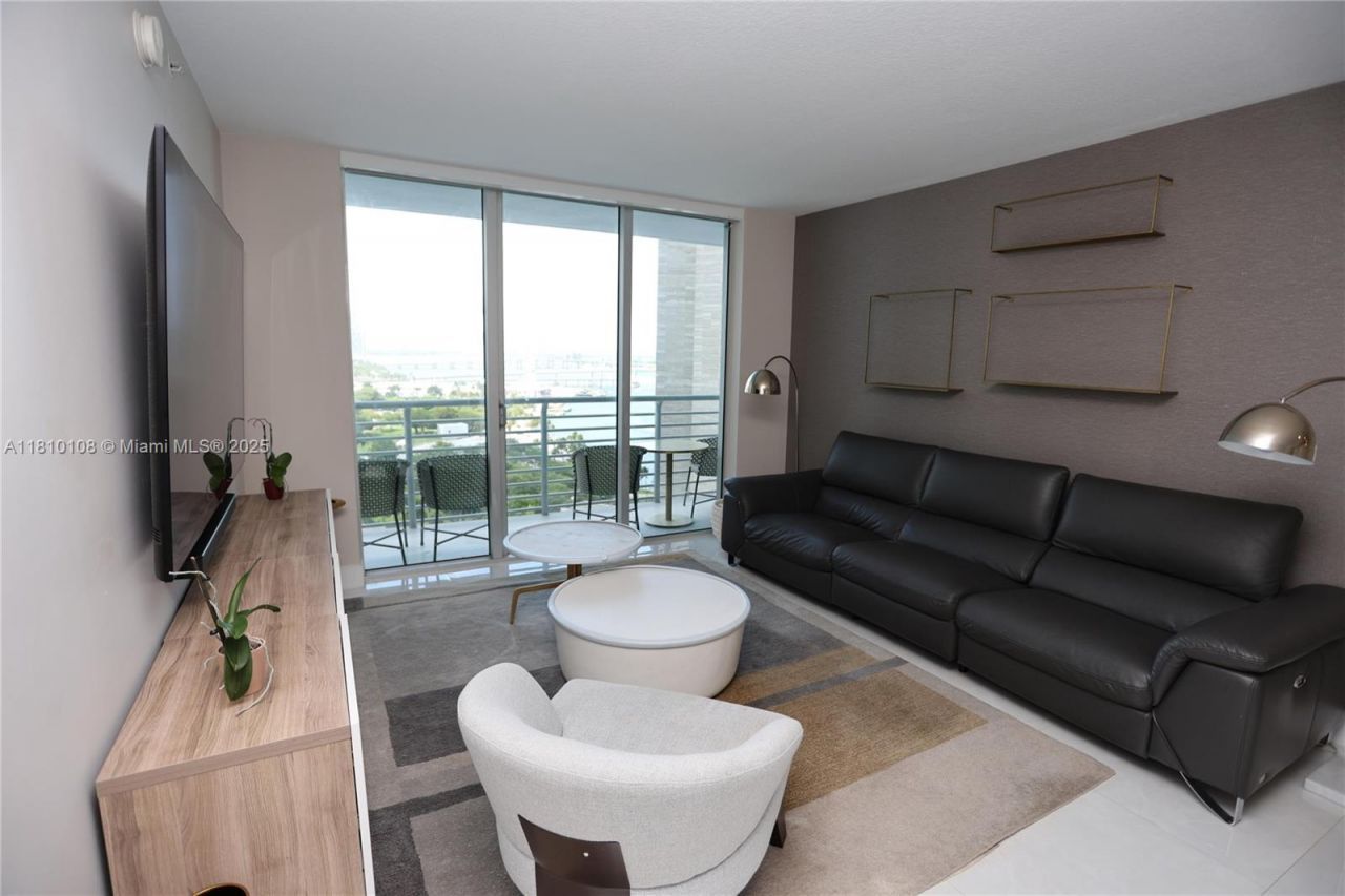 325 S Biscayne Blvd, Unit 1822, Miami, FL 33131 Photo