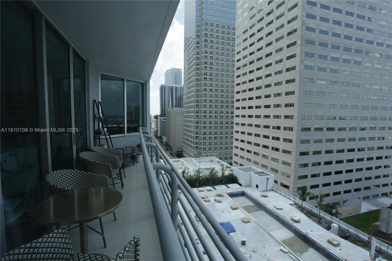 325 S Biscayne Blvd, Unit 1822, Miami, FL 33131 Photo