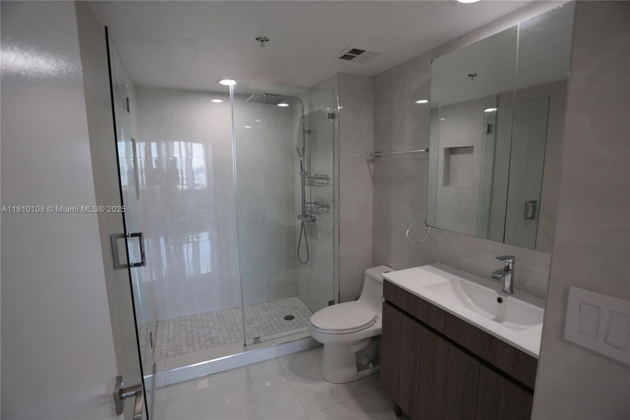 325 S Biscayne Blvd, Unit 1822, Miami, FL 33131 Photo