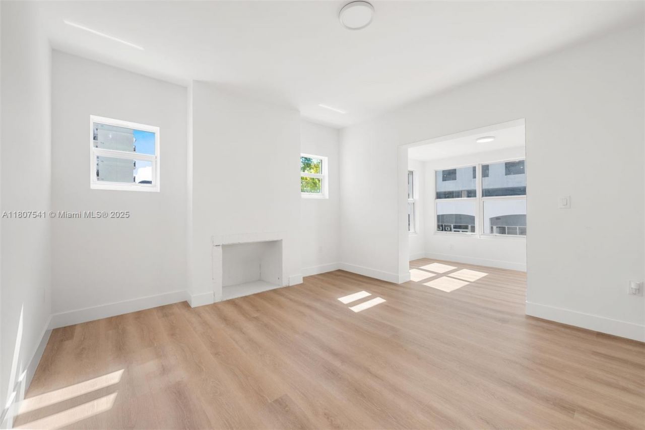 403 SW 12th Ave, Unit 4, Miami, FL 33130 Photo