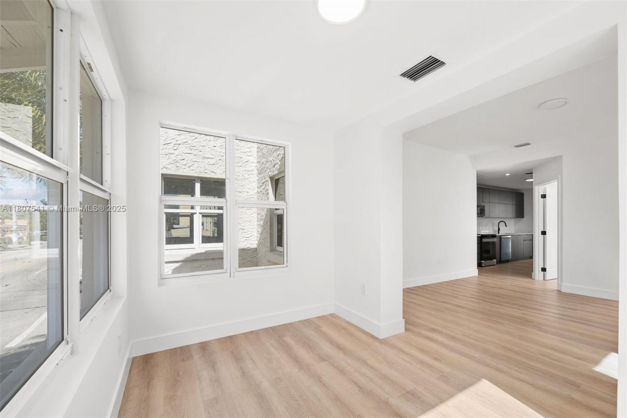 403 SW 12th Ave, Unit 4, Miami, FL 33130 Photo