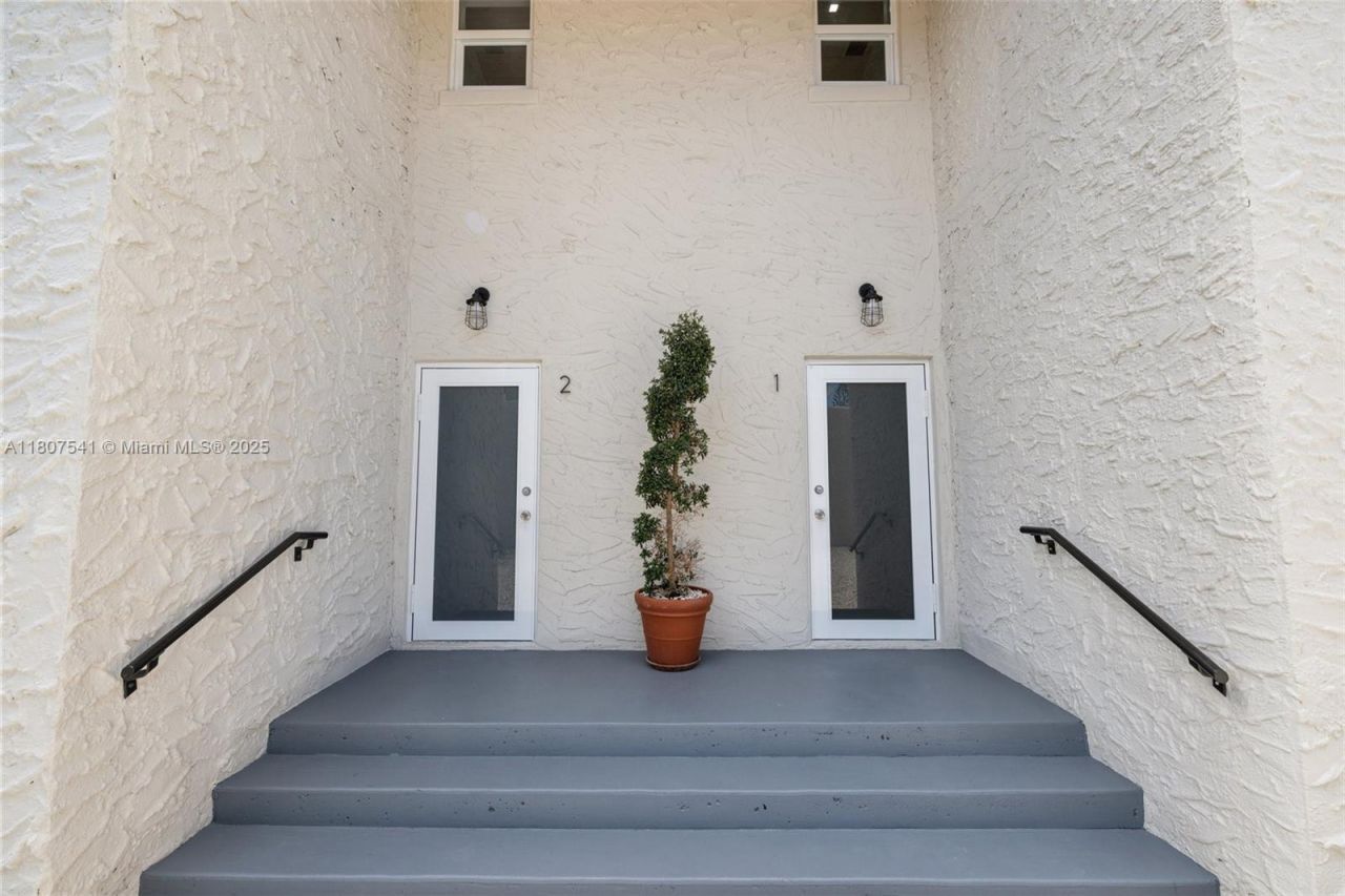 403 SW 12th Ave, Unit 4, Miami, FL 33130 Photo