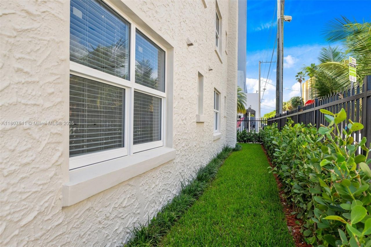 403 SW 12th Ave, Unit 4, Miami, FL 33130 Photo