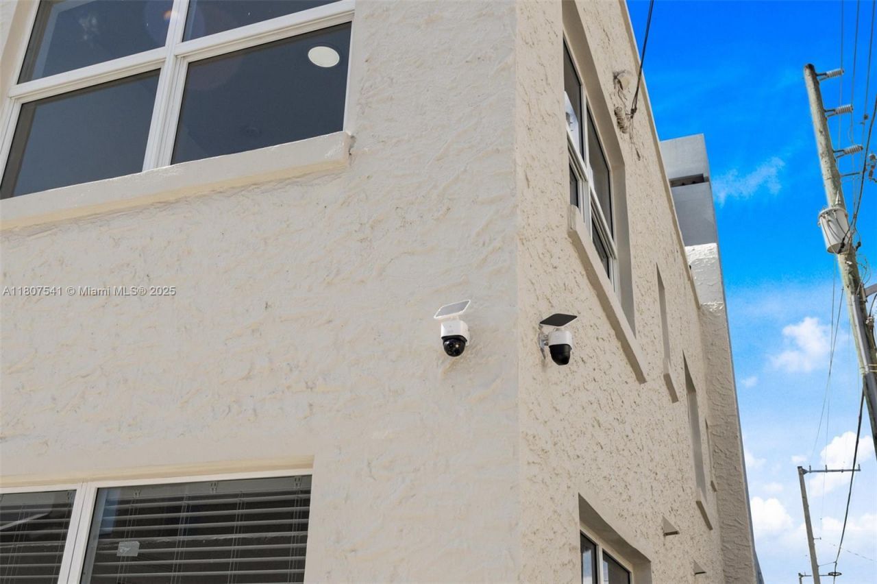 403 SW 12th Ave, Unit 4, Miami, FL 33130 Photo