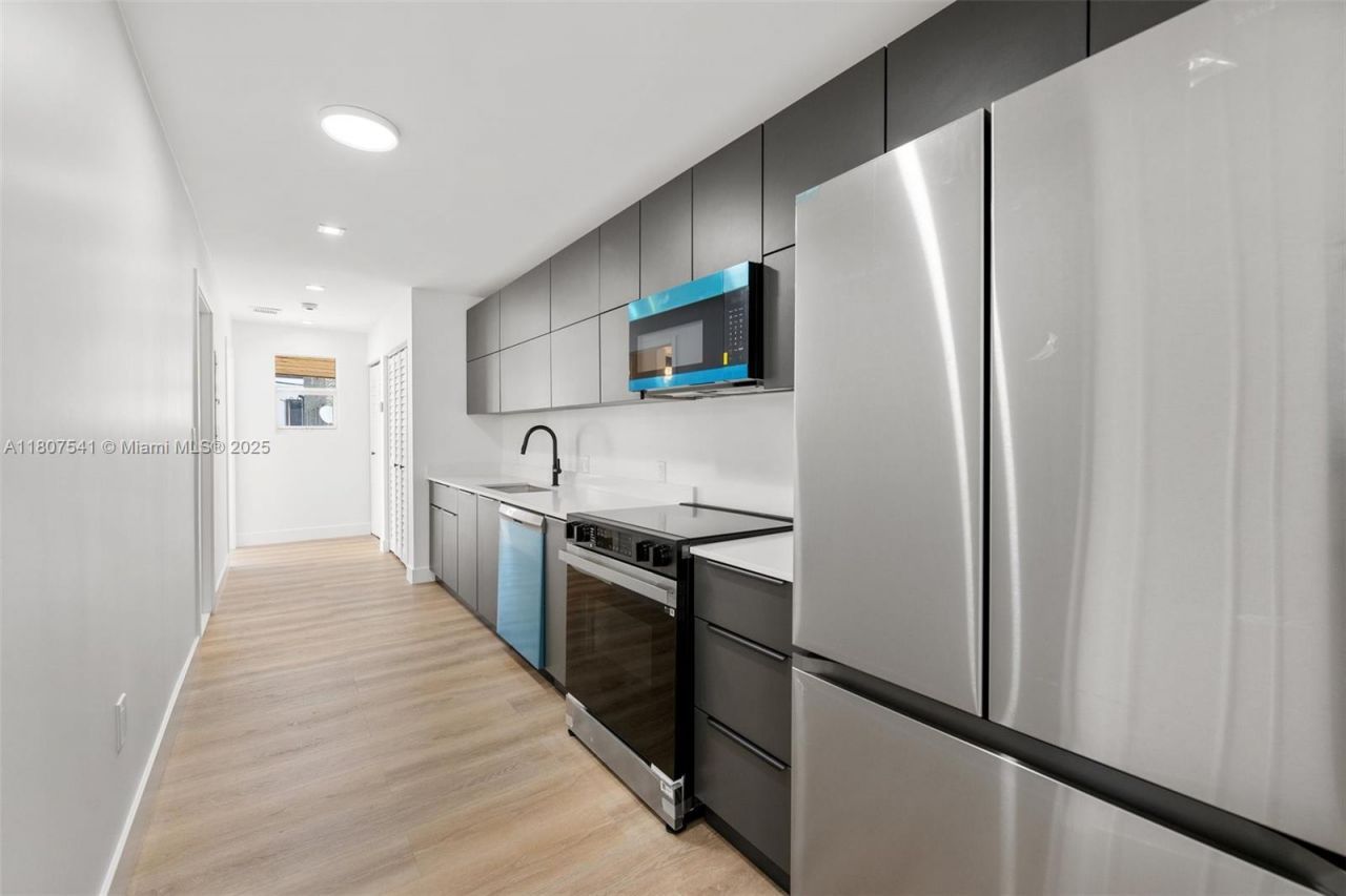 403 SW 12th Ave, Unit 4, Miami, FL 33130 Photo