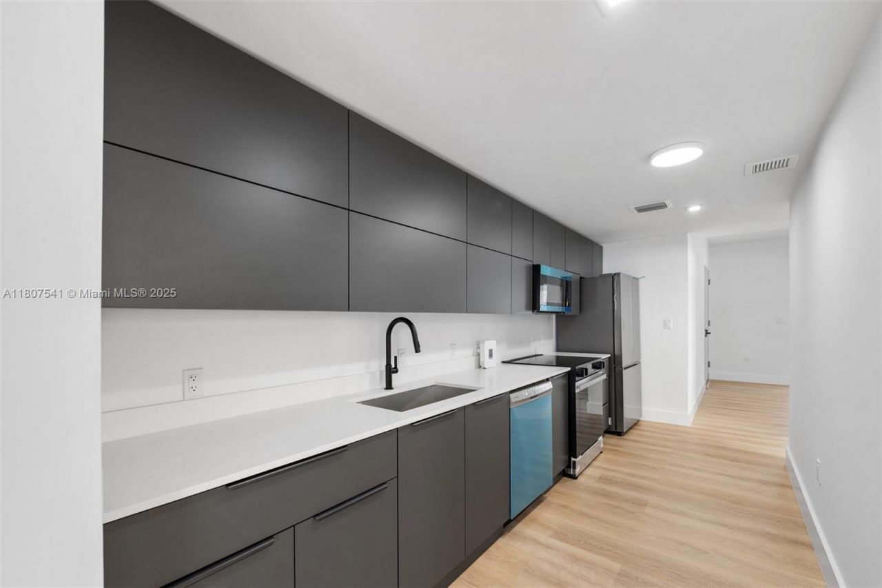 403 SW 12th Ave, Unit 4, Miami, FL 33130 Photo