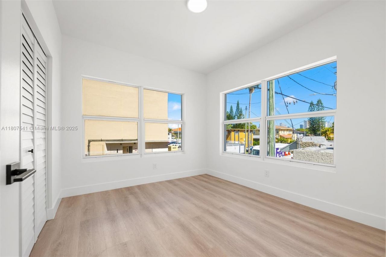 403 SW 12th Ave, Unit 4, Miami, FL 33130 Photo