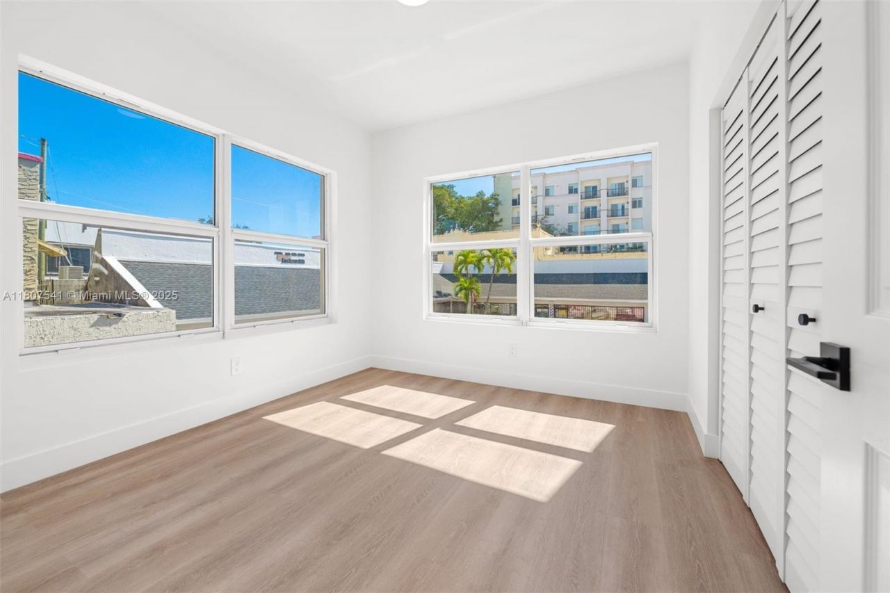 403 SW 12th Ave, Unit 4, Miami, FL 33130 Photo