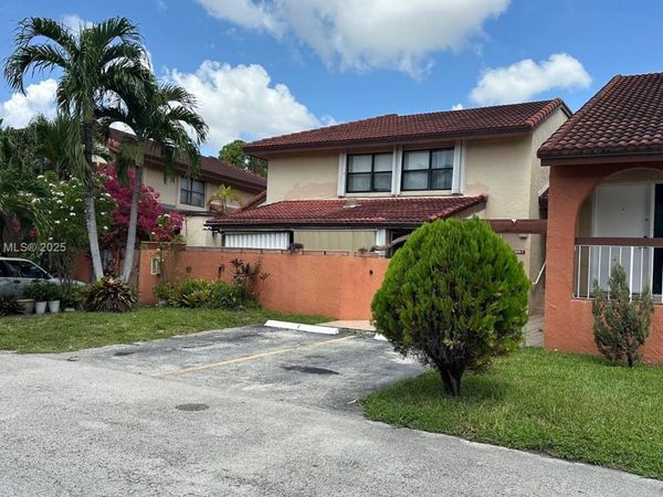 9999 NW 9th St Cir, Unit 1-11, Miami, FL 33172