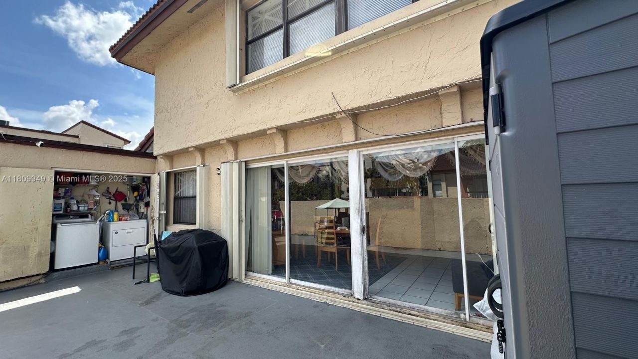 9999 NW 9th St Cir, Unit 1-11, Miami, FL 33172 Photo