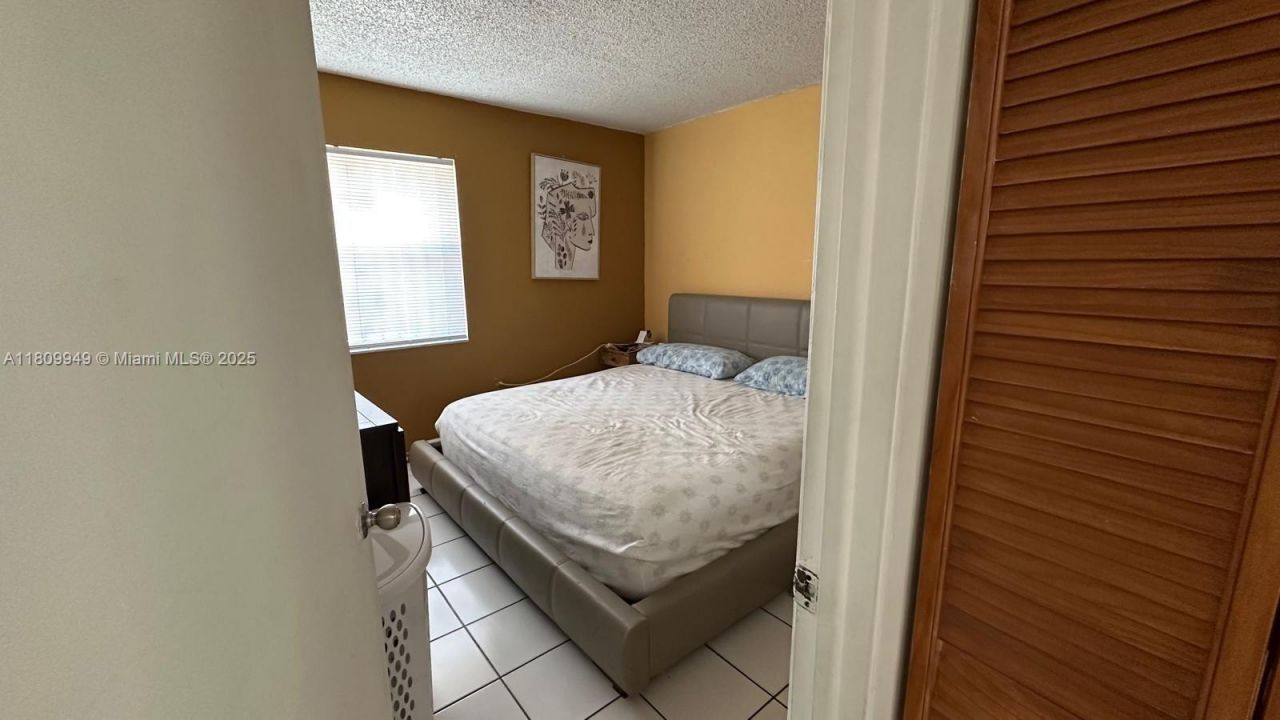 9999 NW 9th St Cir, Unit 1-11, Miami, FL 33172 Photo