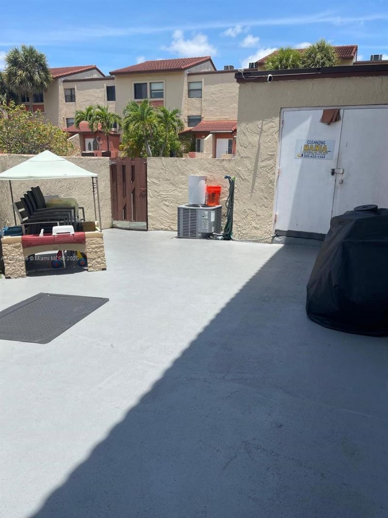 9999 NW 9th St Cir, Unit 1-11, Miami, FL 33172 Photo