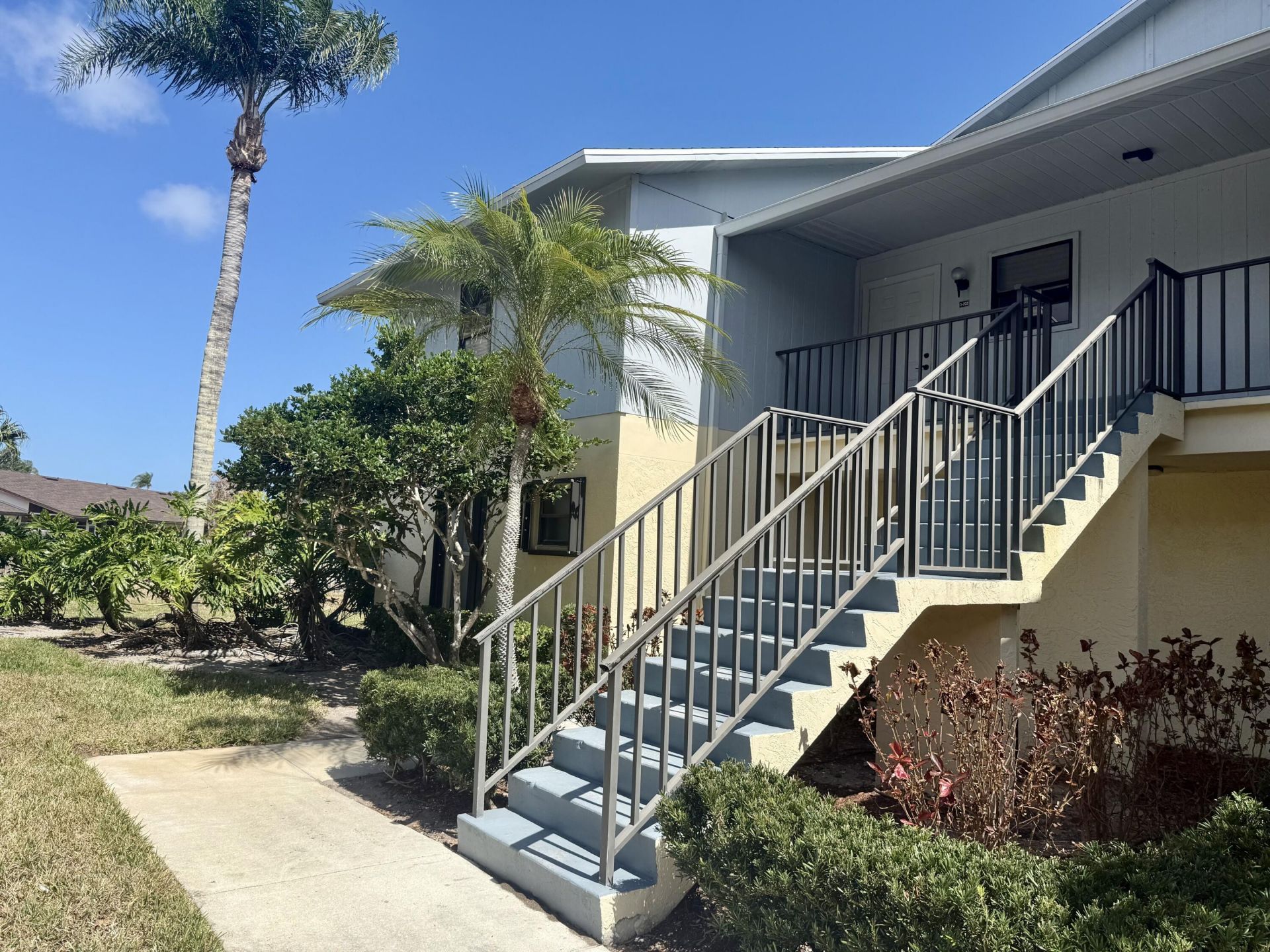 6537 SE Federal Highway, Unit 202, Stuart, FL 34997 Photo