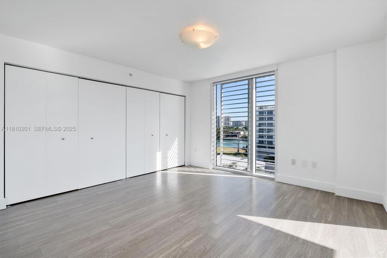 1025 92nd St, Unit 707, Bay Harbor Islands, FL 33154 Photo