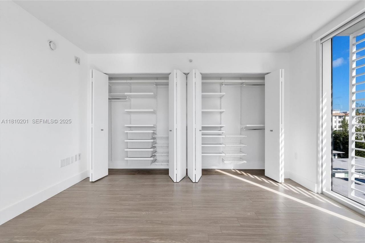 1025 92nd St, Unit 707, Bay Harbor Islands, FL 33154 Photo