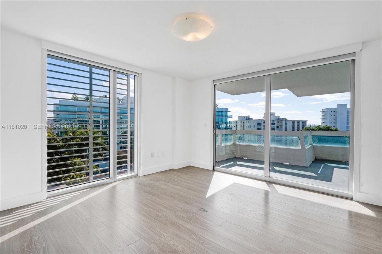 1025 92nd St, Unit 707, Bay Harbor Islands, FL 33154 Photo