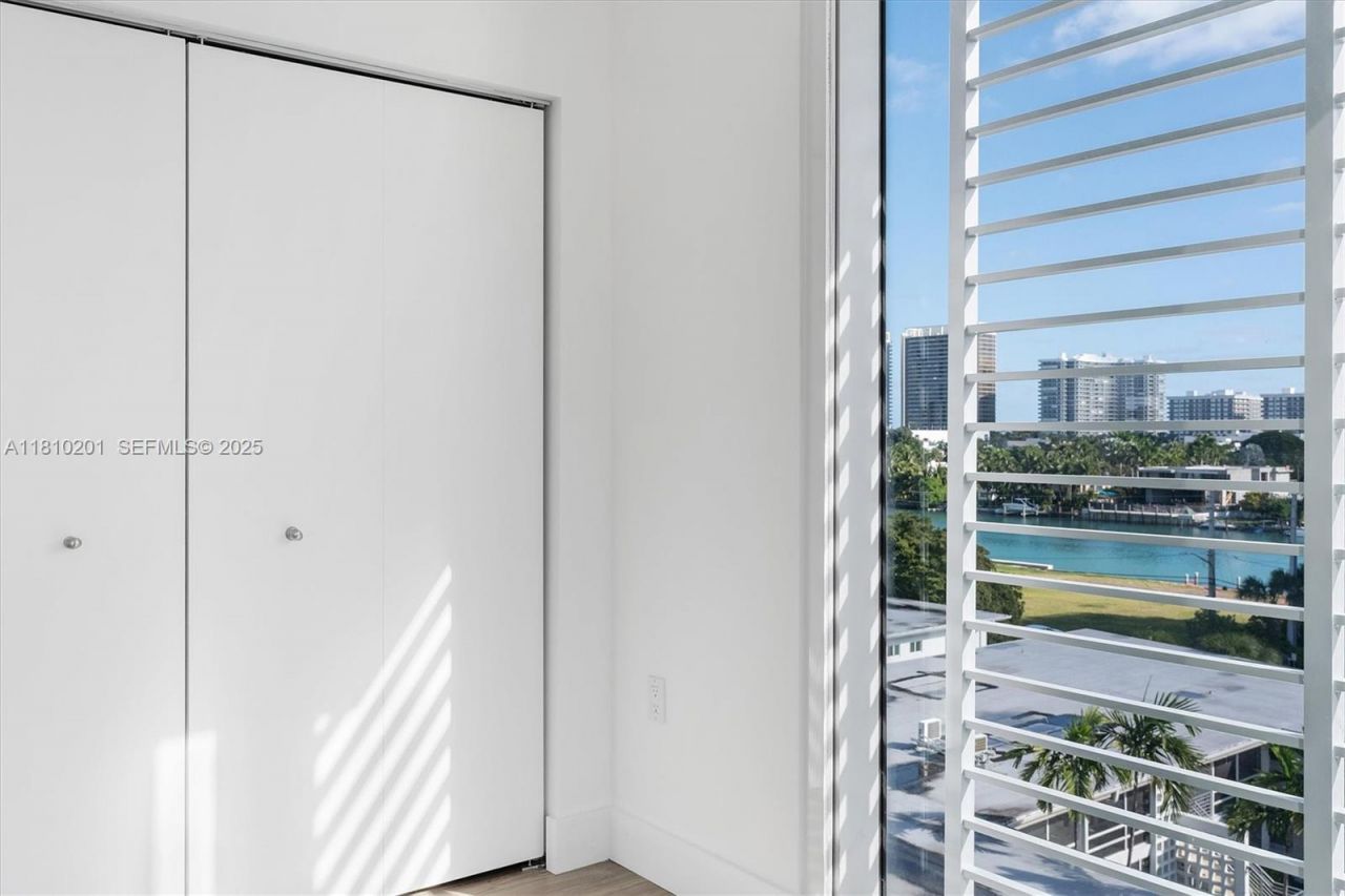 1025 92nd St, Unit 707, Bay Harbor Islands, FL 33154 Photo