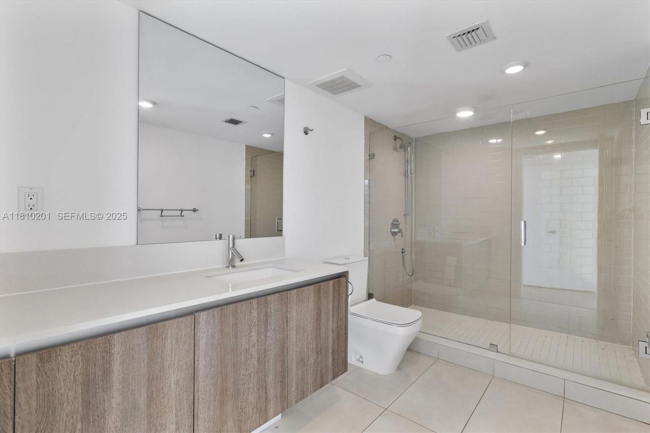 1025 92nd St, Unit 707, Bay Harbor Islands, FL 33154 Photo