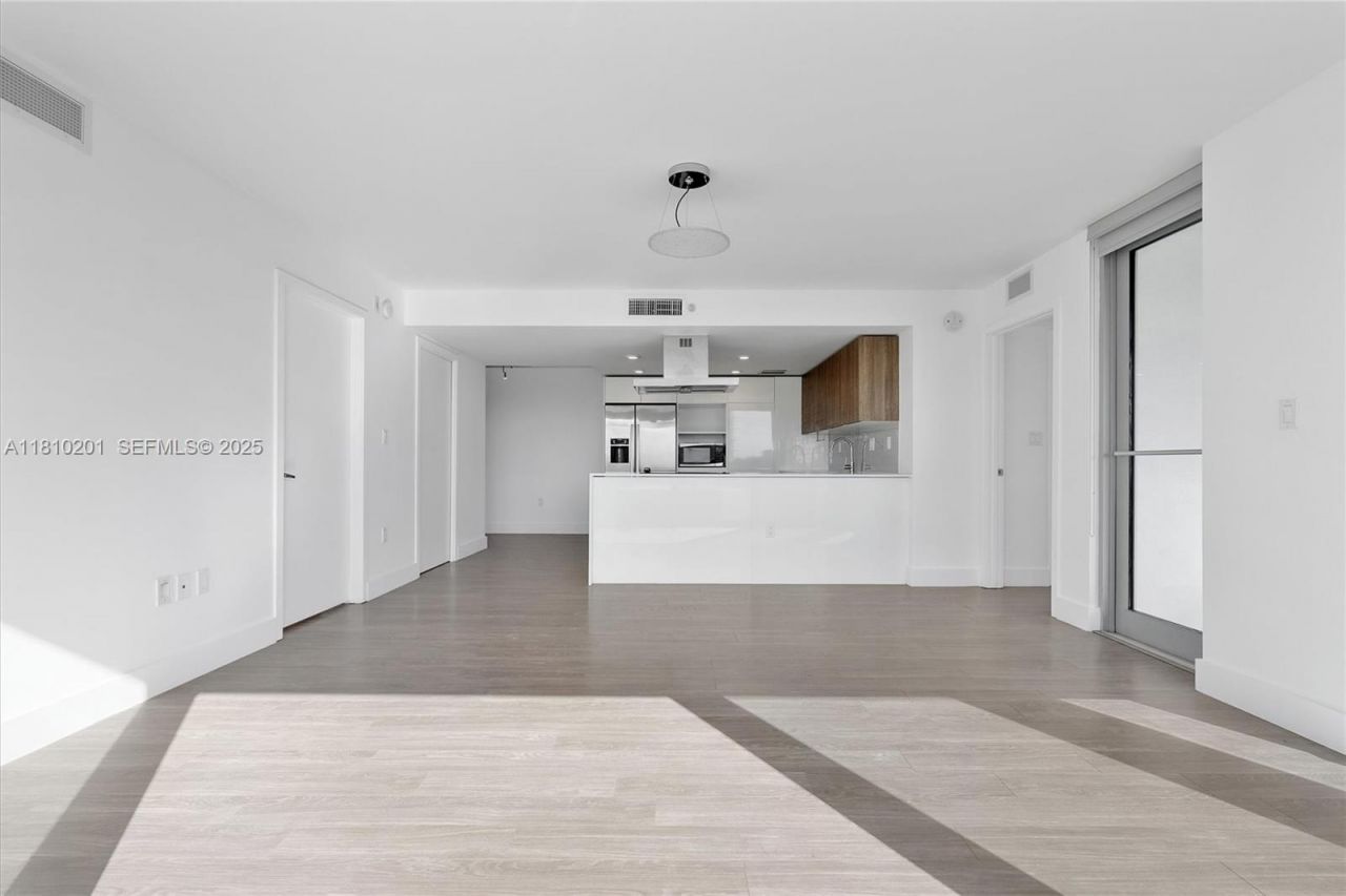 1025 92nd St, Unit 707, Bay Harbor Islands, FL 33154 Photo