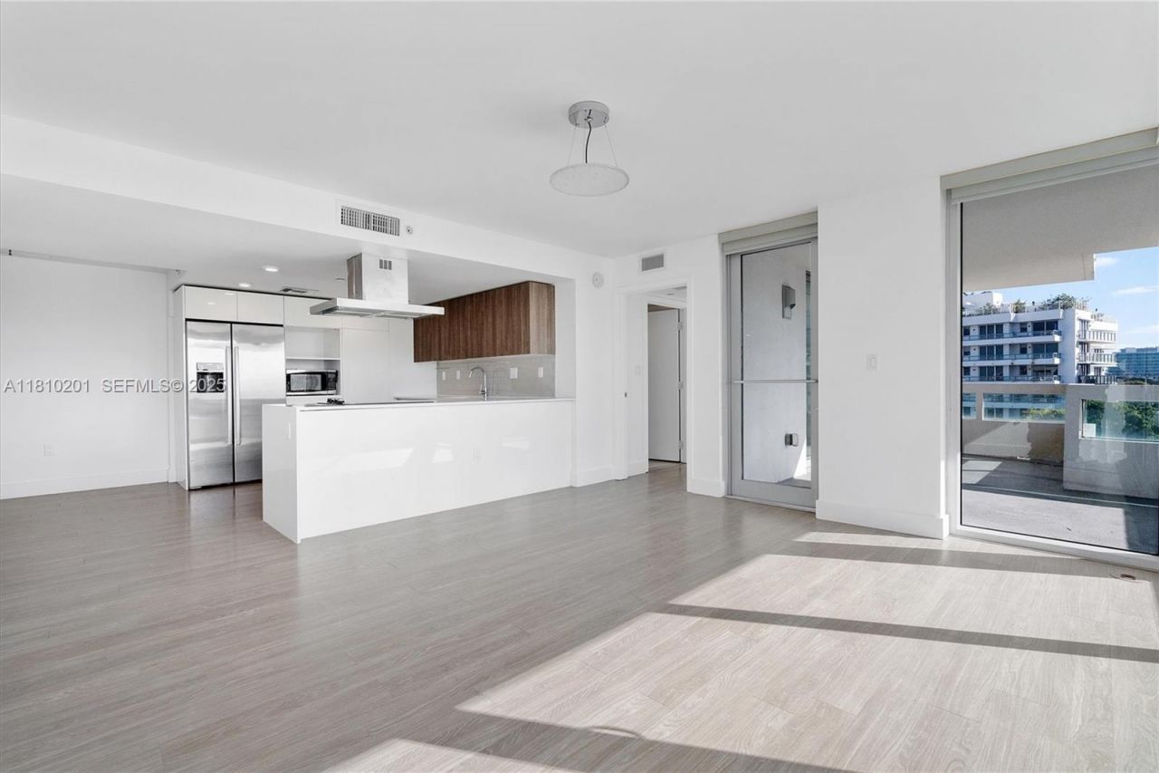 1025 92nd St, Unit 707, Bay Harbor Islands, FL 33154 Photo