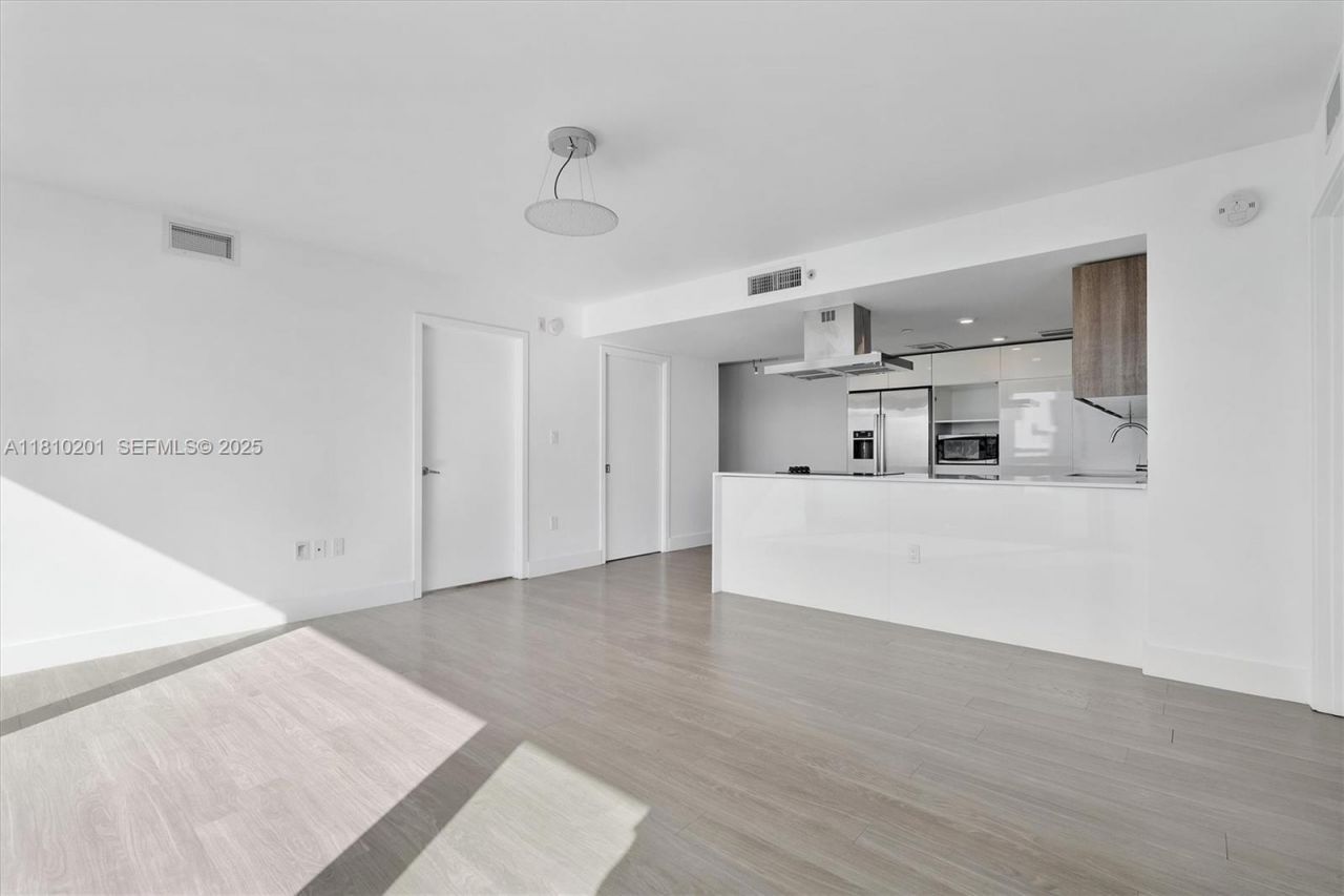 1025 92nd St, Unit 707, Bay Harbor Islands, FL 33154 Photo