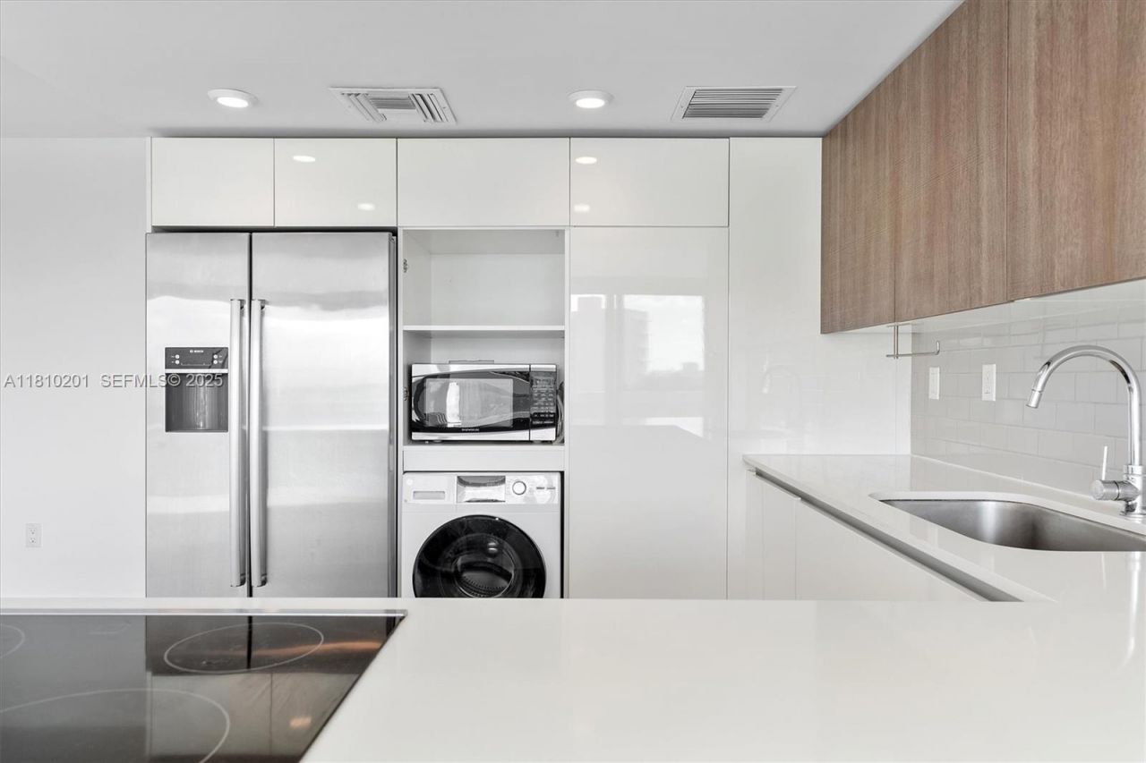 1025 92nd St, Unit 707, Bay Harbor Islands, FL 33154 Photo