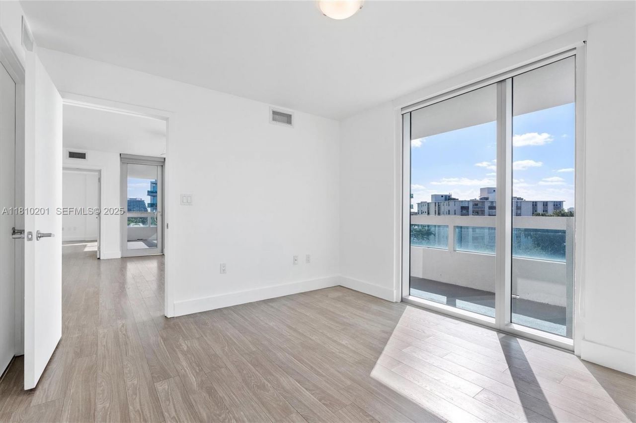 1025 92nd St, Unit 707, Bay Harbor Islands, FL 33154 Photo