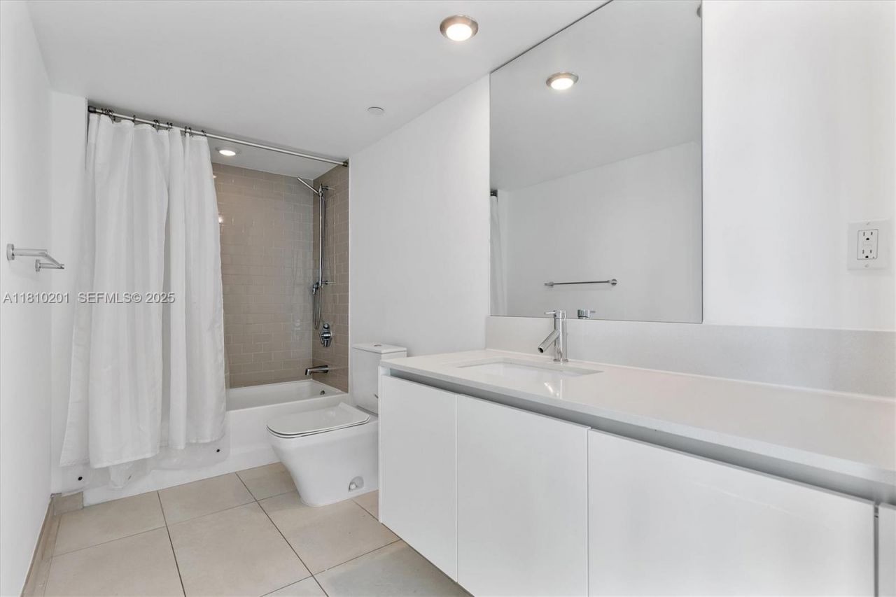 1025 92nd St, Unit 707, Bay Harbor Islands, FL 33154 Photo