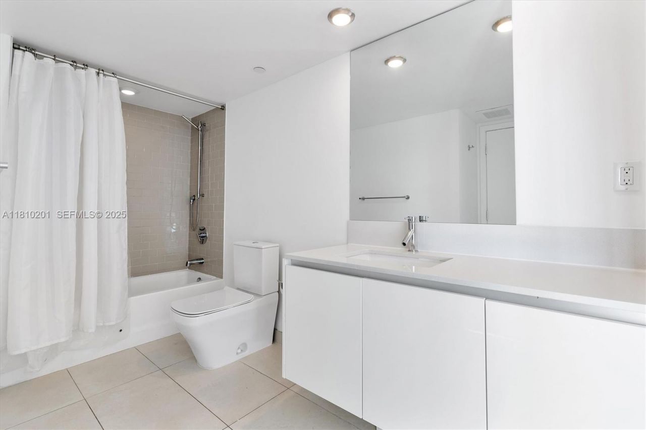 1025 92nd St, Unit 707, Bay Harbor Islands, FL 33154 Photo