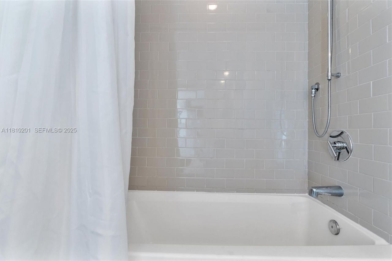 1025 92nd St, Unit 707, Bay Harbor Islands, FL 33154 Photo