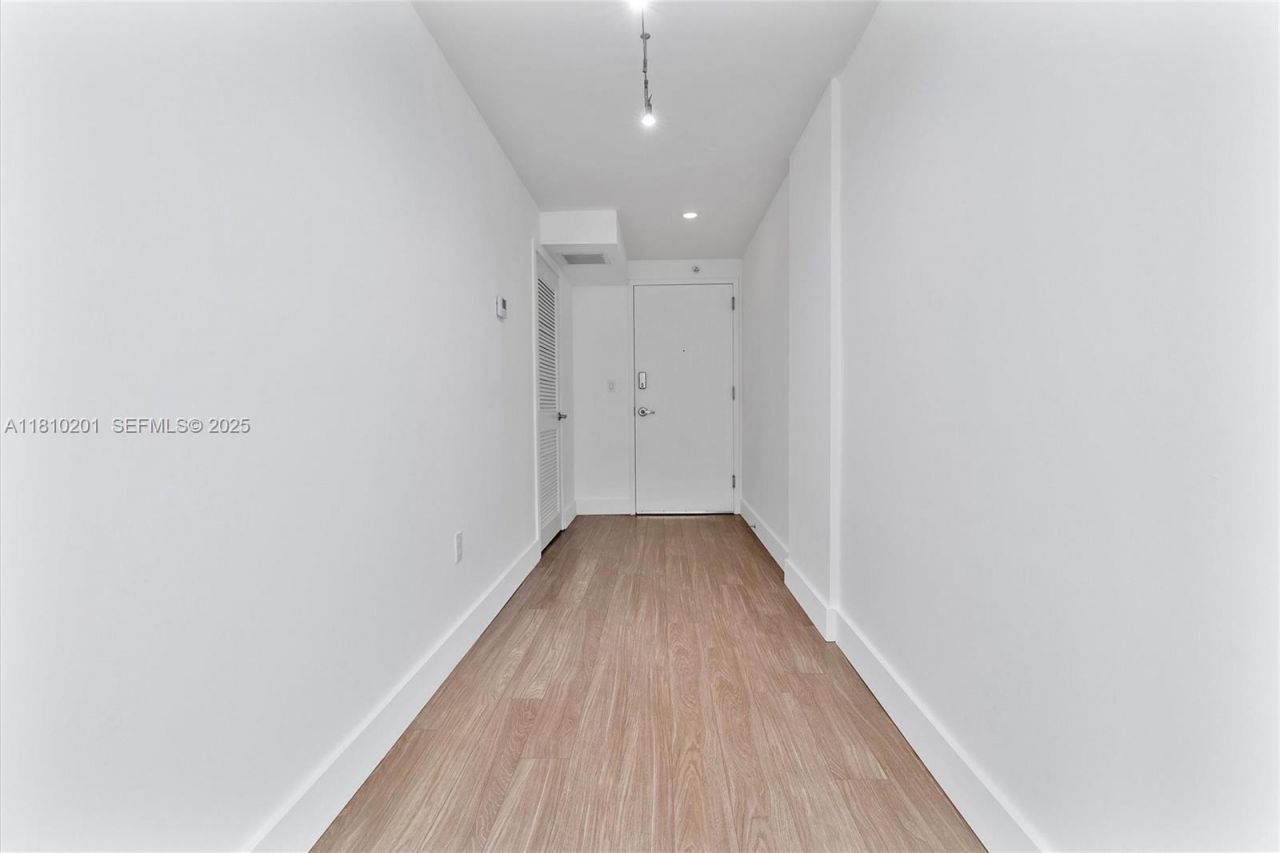 1025 92nd St, Unit 707, Bay Harbor Islands, FL 33154 Photo