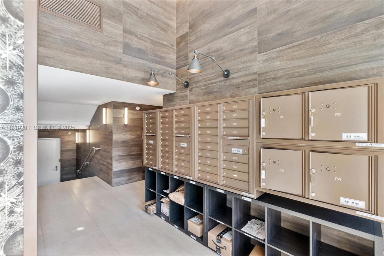 1025 92nd St, Unit 707, Bay Harbor Islands, FL 33154 Photo