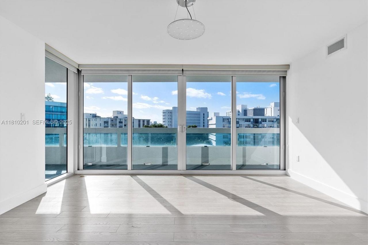 1025 92nd St, Unit 707, Bay Harbor Islands, FL 33154 Photo