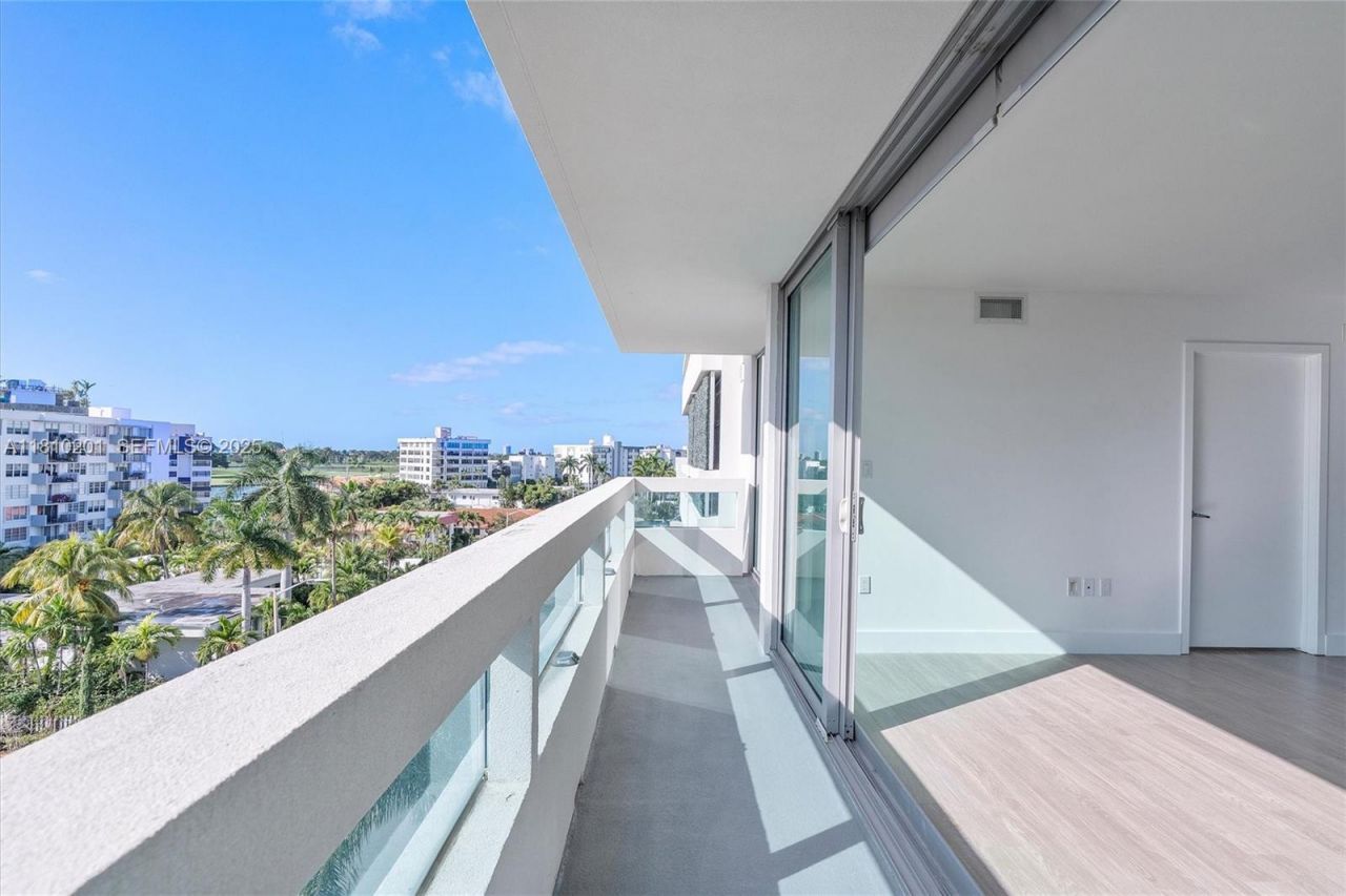 1025 92nd St, Unit 707, Bay Harbor Islands, FL 33154 Photo