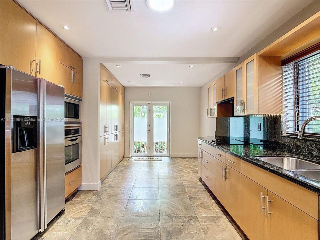 2810 Crystal Ct, Miami, FL 33133 Photo