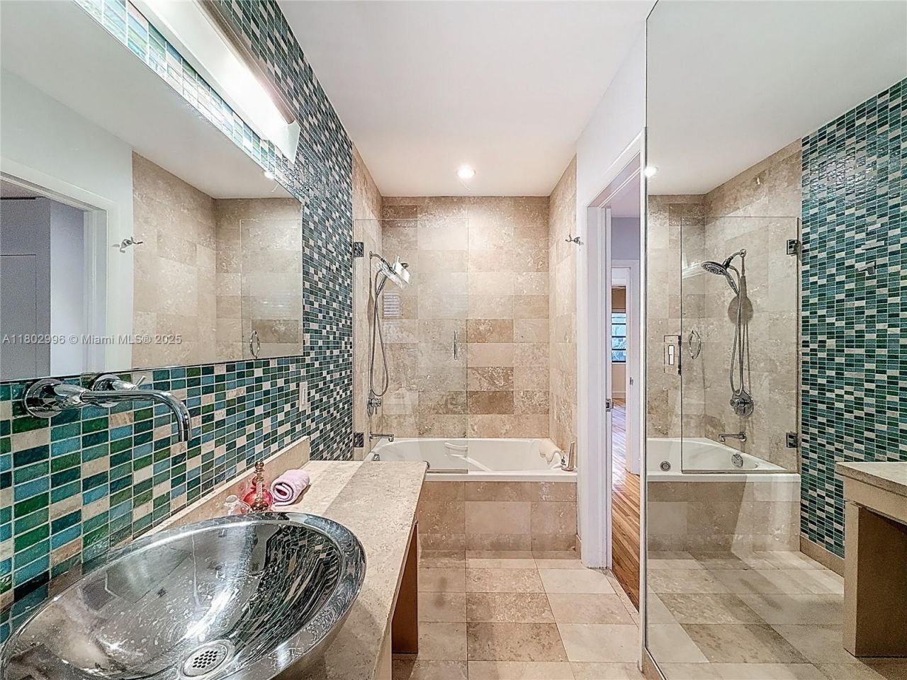 2810 Crystal Ct, Miami, FL 33133 Photo