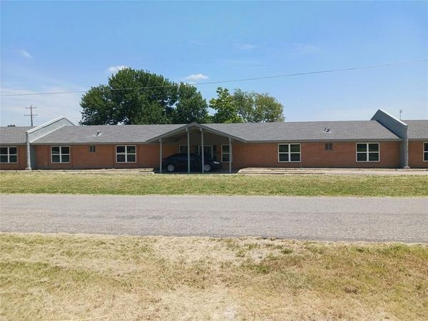 400 S Bond Street, Whitewright, TX 75491