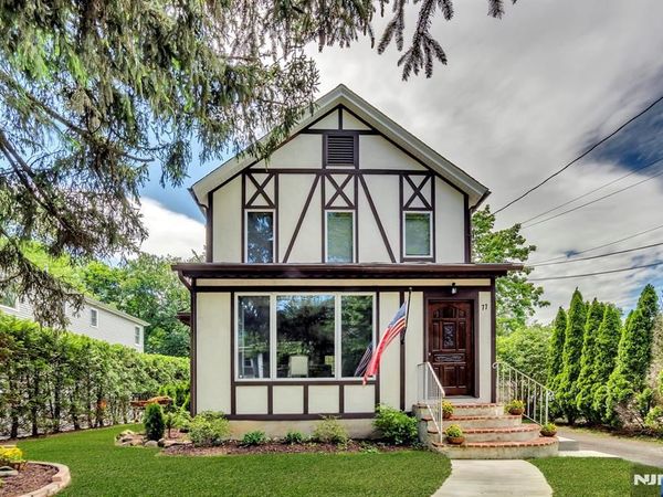 77 Myrtle Avenue, ALLENDALE, NJ 07401