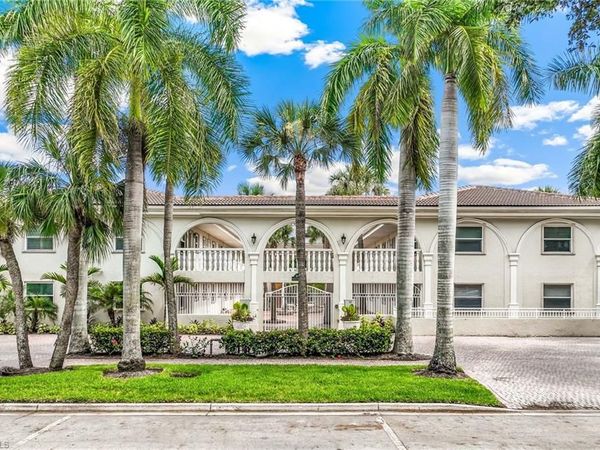 980 7th AVE S, Unit 201, NAPLES, FL 34102