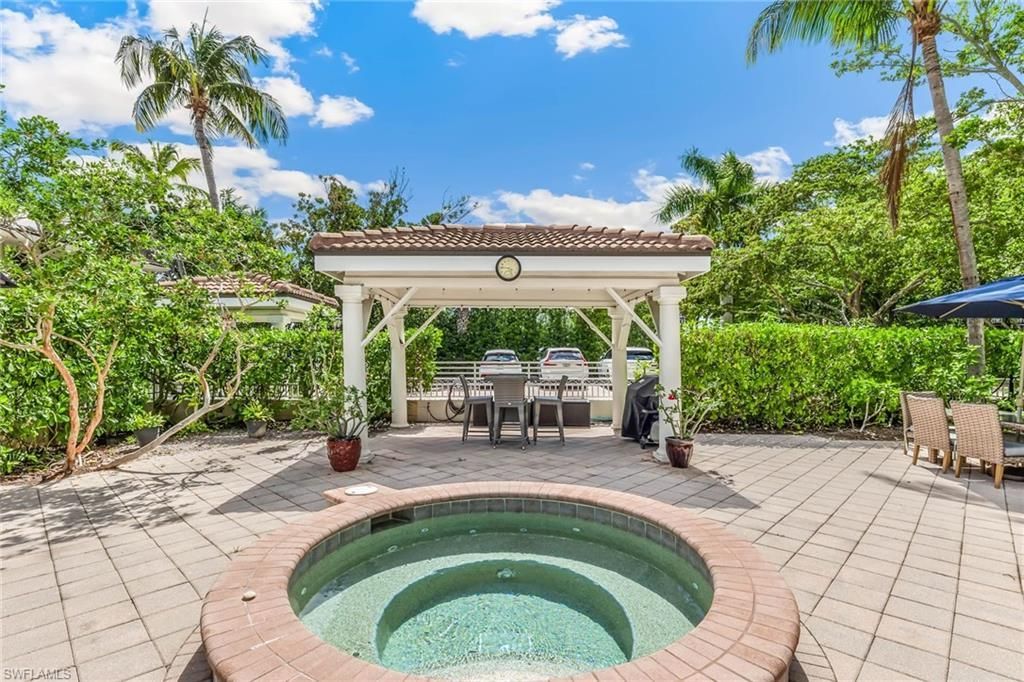 980 7th Ave S, Unit 201, Naples, FL 34102 Photo