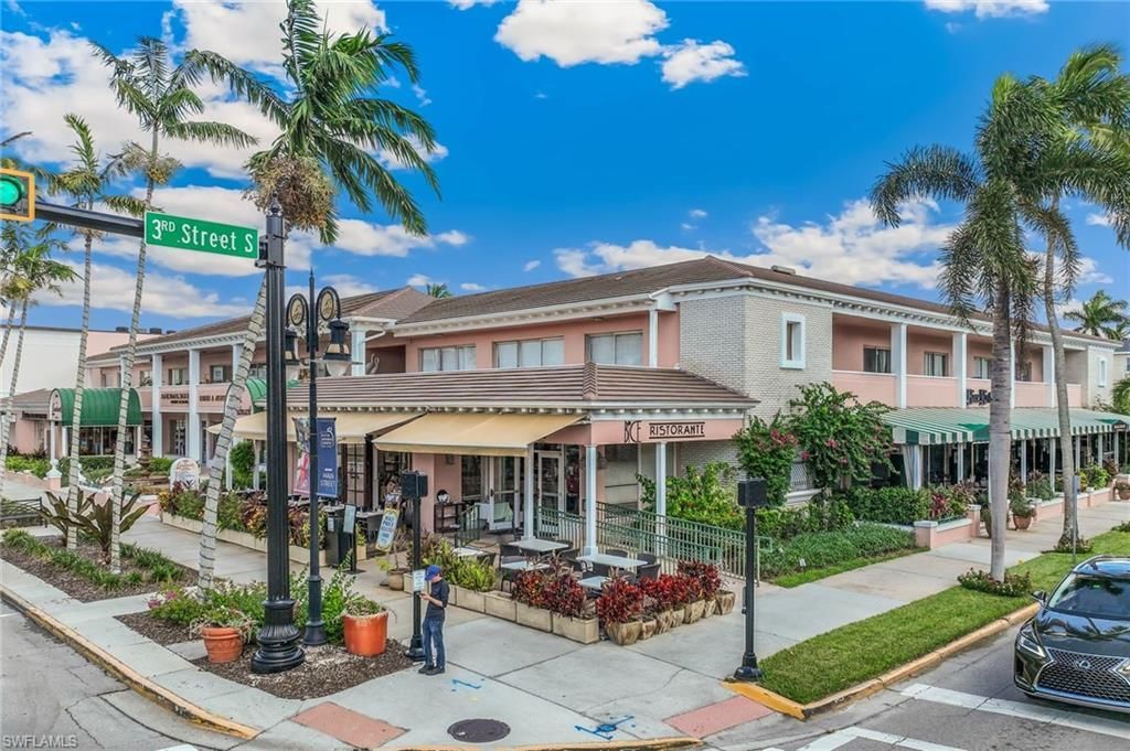 980 7th Ave S, Unit 201, Naples, FL 34102 Photo