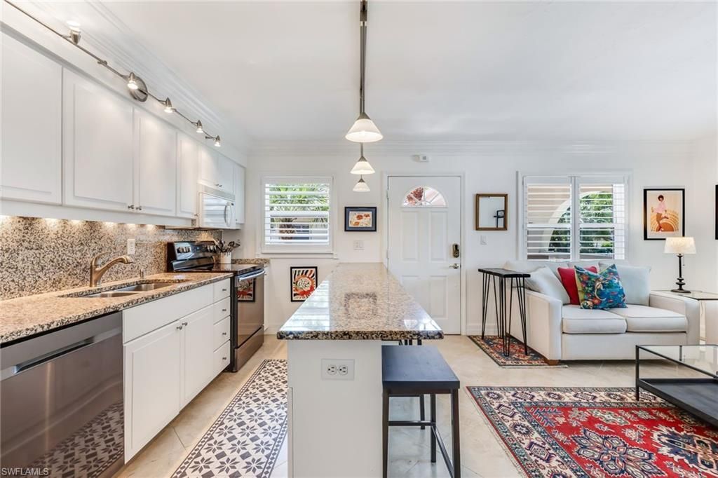 980 7th Ave S, Unit 201, Naples, FL 34102 Photo