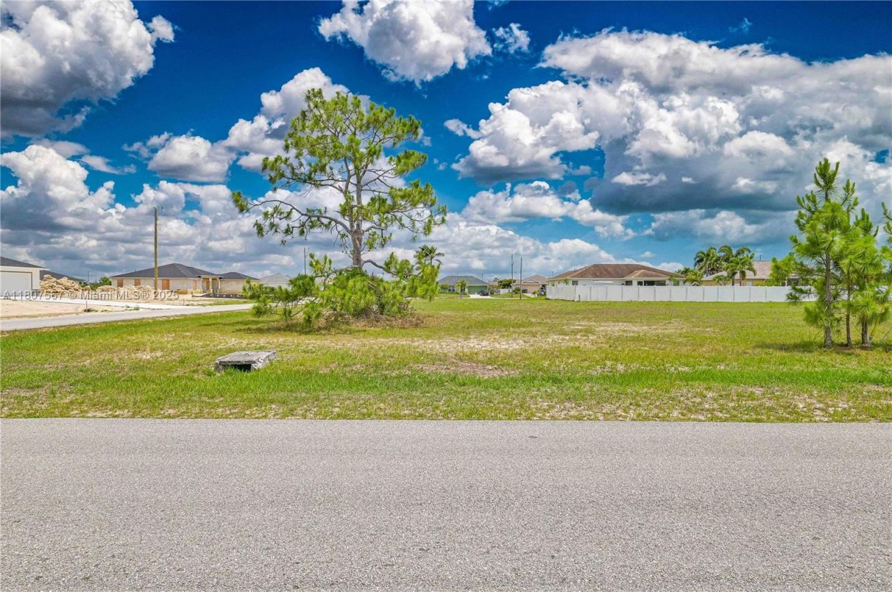 1104 NE 40th St, Cape Coral, FL 33914 Photo