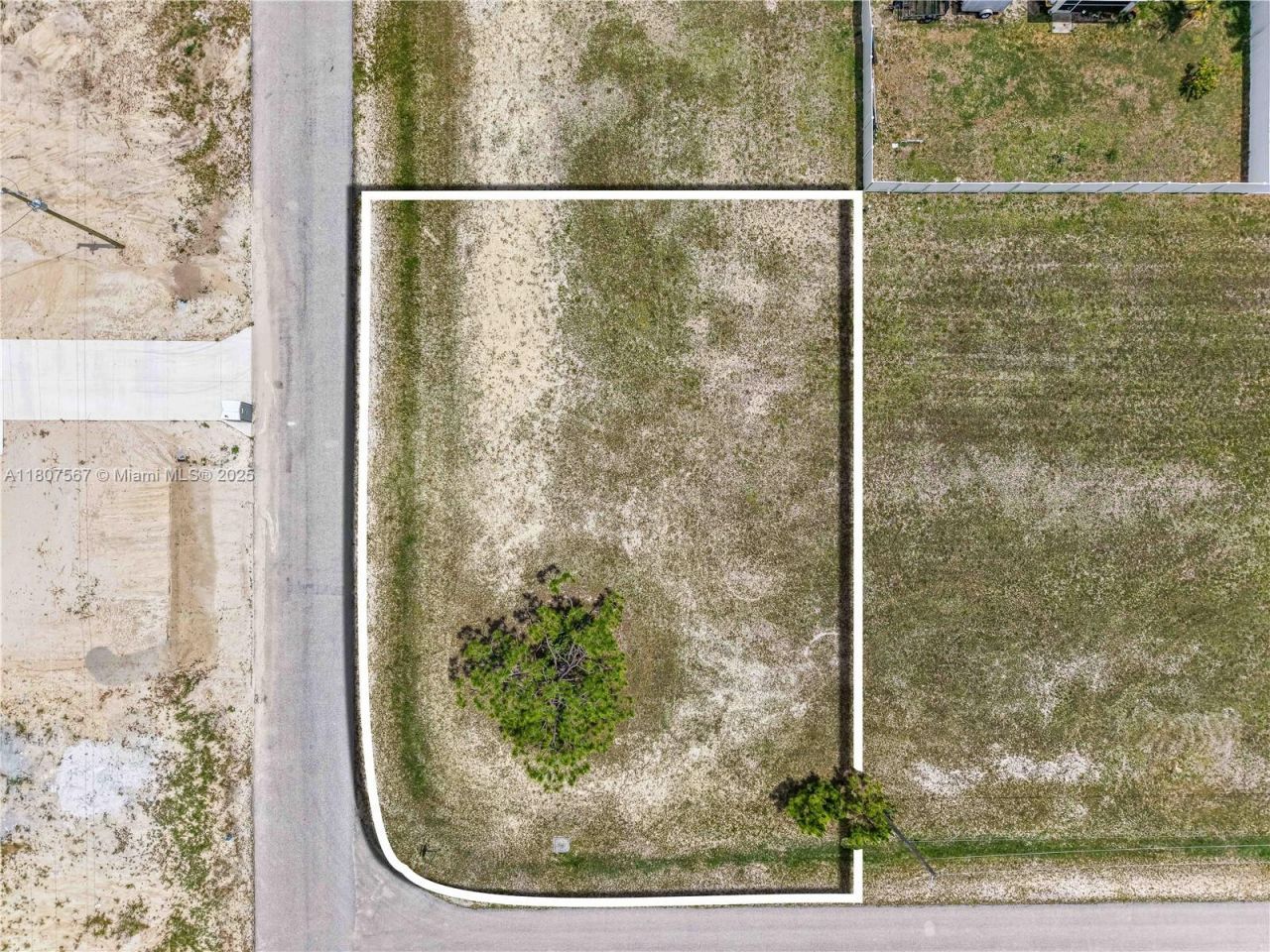 1104 NE 40th St, Cape Coral, FL 33914 Photo