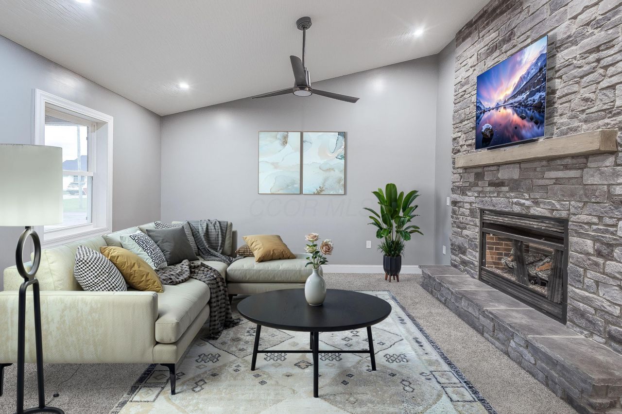 228 E Walnut Street, Danville, OH 43014 Main Photo