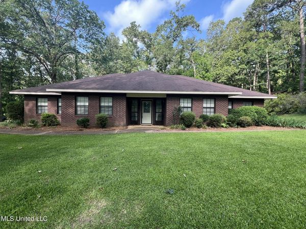 1462 Bridgers Drive, Raymond, MS 39154