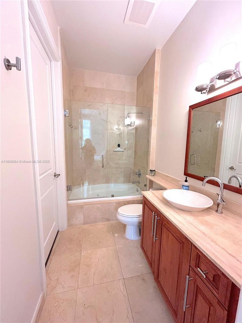 1805 Ponce De Leon Blvd, Unit 626, Coral Gables, FL 33134 Photo