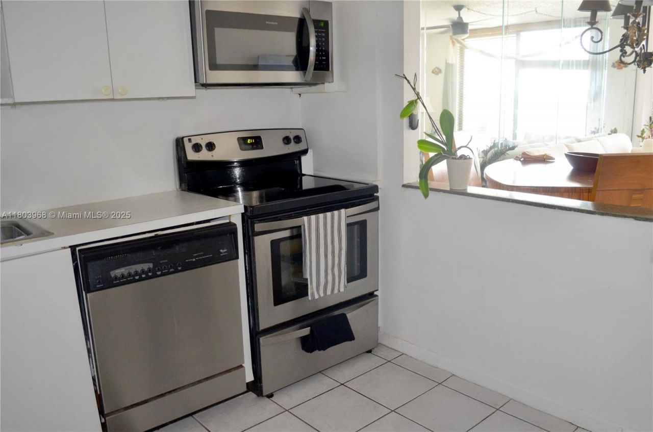 13499 Biscayne Blvd, Unit 702, North Miami, FL 33181 Photo