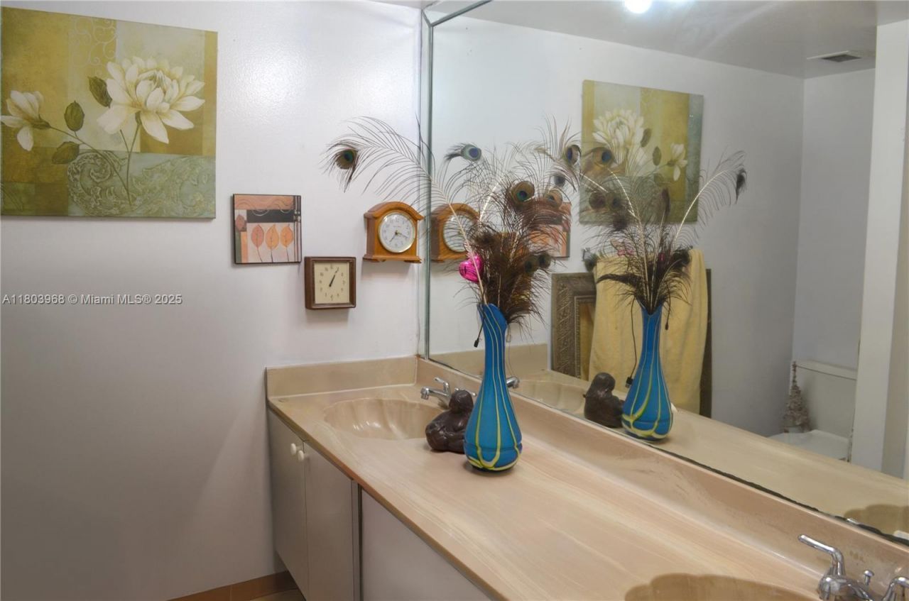 13499 Biscayne Blvd, Unit 702, North Miami, FL 33181 Photo